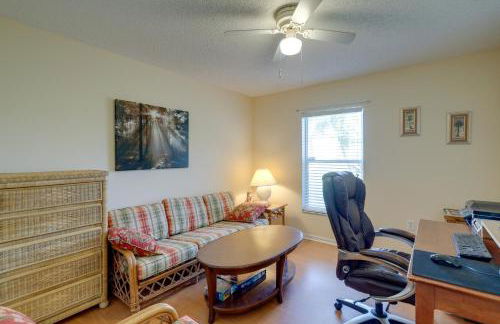 Bright Titusville Retreat with Lanai - WFH Friendly! - Foto 25