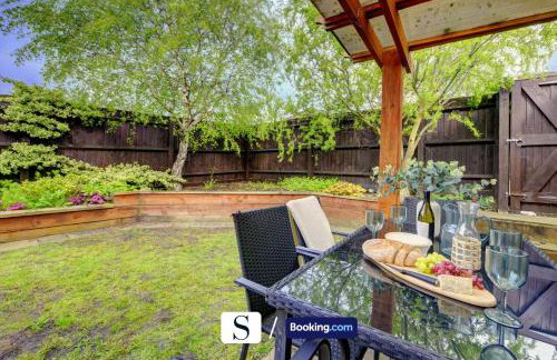 LastMinOffer 10pc Off I A Lovely Executive Home for Families or Contractors I A Lovely Garden and Parking Space I Wifi I Early check-in or Long Term Rates Available I SILVA Short Term Lets 4 out of 5 from over 650 stays - Photo 17