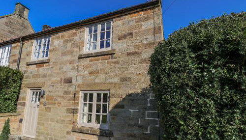 Holly Cottage - Photo 2