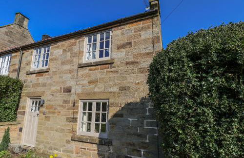 Holly Cottage - Photo 2