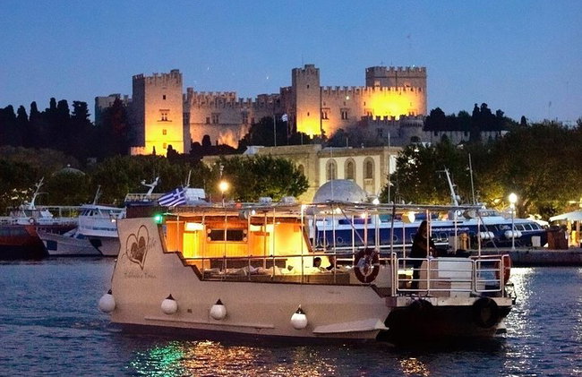 Faliraki Crociera al tramonto con Aperol Spritz illimitato, birra e vino - Foto 3