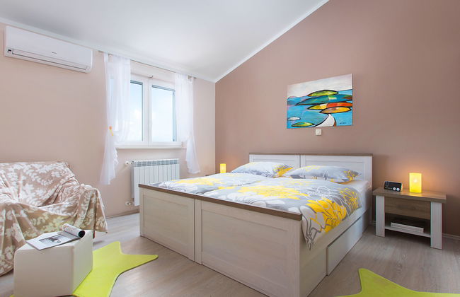 Detached Villa With Private Pool Located on Hill Overlooking Kvarner - Foto 15