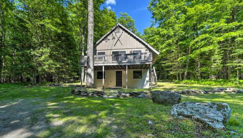 Sleek Cabin with Deck, 8 Miles to Mount Snow and Hikes - Foto 3