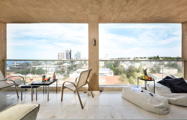 Modern Gem with Stunning Balcony by Sea N Rent - Photo 1