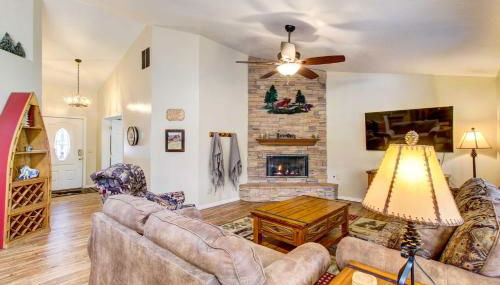 Winter Hikes and Ice Fishing Fun Cozy Show Low Home - Foto 5