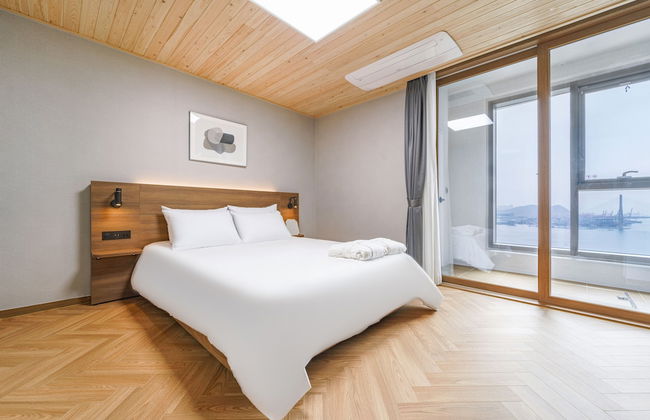 Le collective Busan station - Foto 12