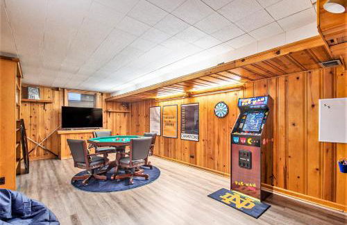 Tahanan - Cozy 4BD Near Downtown & UND - Gameroom - Foto 6