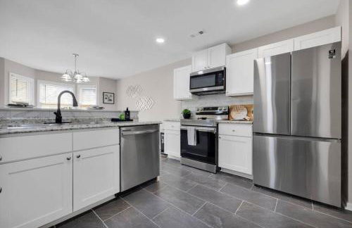 Plush Two Bedroom Retreat. A Home Away From Home! - Foto 3