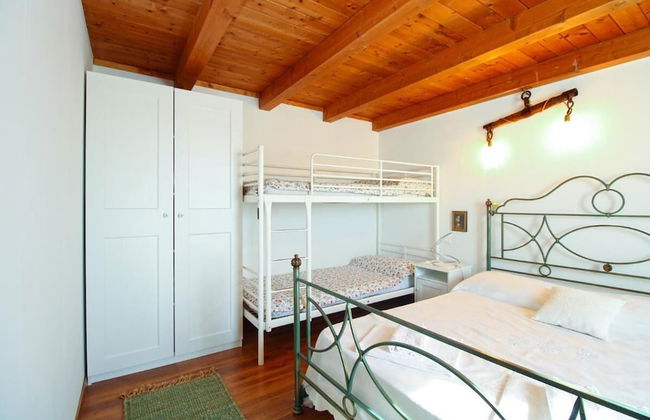 Charming House With Garden and BBQ in Galizana - Photo 7