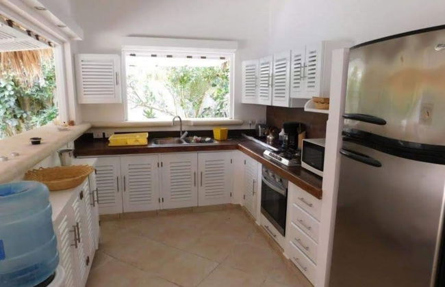 Pretty Caribbean Style Villa - Photo 15