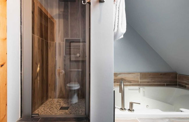 Timberline by Avantstay Stunning Chalet Cabin w/ Hot Tub, Pool Table & Home Theater! - Foto 18