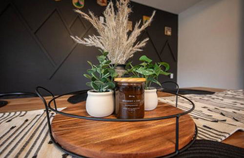 Centrally Located Cozy Modern Home in Bethel - Foto 44