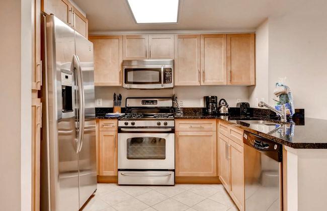 Bluebird Suites in Crystal City - Photo 17