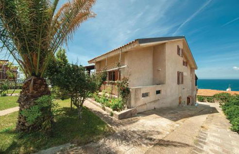 Stunning Apartment In Porto Alabe - Foto 1