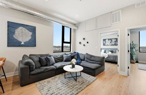 Edgewater Apt with Free Parking Gym Modern Living - Photo 1