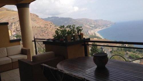Apartment in Taormina - Photo 4, Garden view