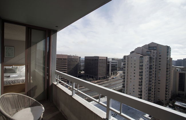 Modern 2BR Stay Near DC Arlington VA - Photo 18