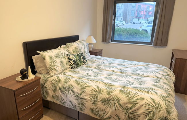 Sea Breeze Retreat in Swansea - Photo 10