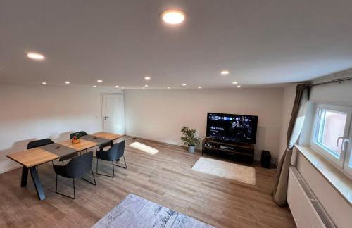 Neu! Große Ferienwohnung 3 Zimmer mit Küche und Bad, 90 qm mit Netflix und PS5 - Photo 2
