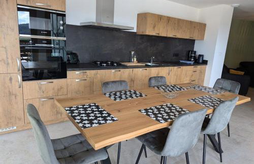 Gîte Montagne avec Piscine Chauffée, Spa et Sauna - Les Roches - FR-1-589-656 - Foto 2