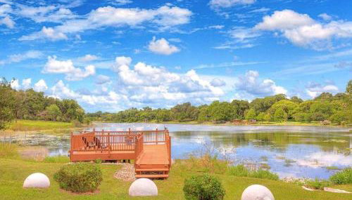 Charming Lakefront Room with Private Porch & Canoe Rentals Near Lake Helen, Florida - Foto 2
