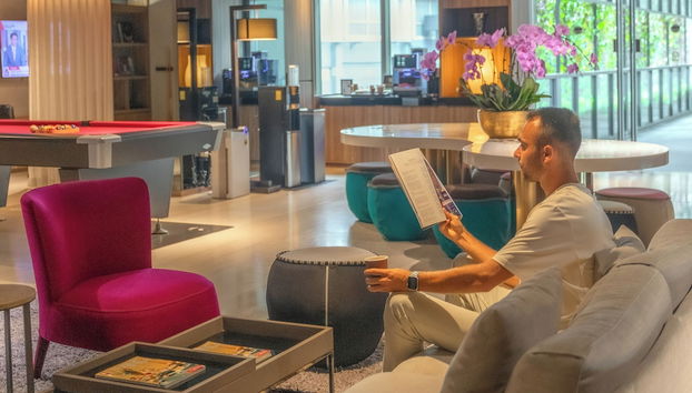 Pan Pacific Serviced Suites Beach Road, Singapore - Photo 5, Lobby sitting area