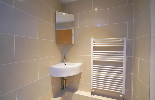 Cosy 2-bed 2 Bathroom Apartment in London - Foto 11