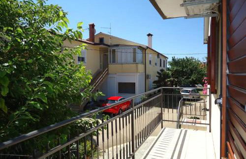 Apartment Take a Look - Photo 34