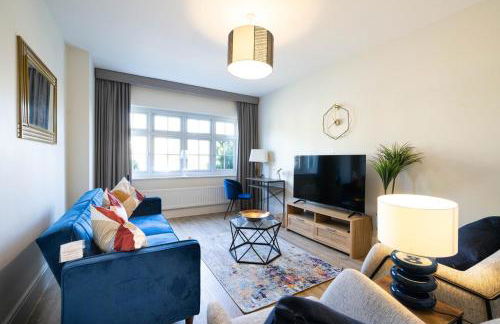 Luxury 3-Bedroom Escape, Timeless Charm, Near Monmouth Castle, Sleeps 6, Parking, Free WiFi - Foto 2