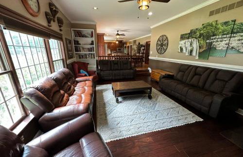 Large Home with Pool & 7 bedrooms; sleeps 21 - Foto 21