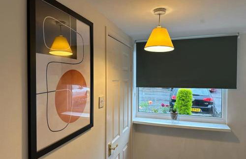 Tennyson House - Cul De Sac 3 Bedroom House for Families, Business Travellers, Contractors, Free Parking & Wifi, Nice Garden, fully furnished - Foto 7