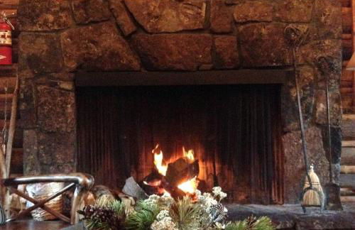 Charming Alpine Log Cabin for Family Vacation near Cora, Wyoming - Photo 4