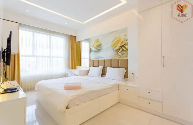 Sunrise City View Apartment - Photo 16