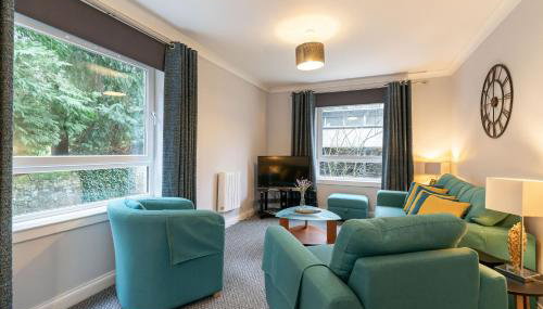 Ground-fl Two Bedroom Apartment in Bridge of Allan - Photo 4