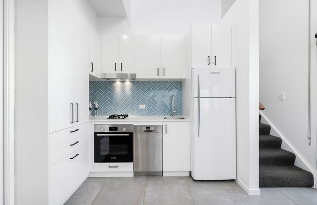 1 Bedroom Modern Townhouse in Casuarina - Photo 5