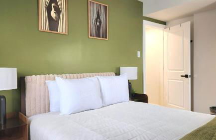 The Row House- Modern, Stylish and Newly Updated! - Foto 8