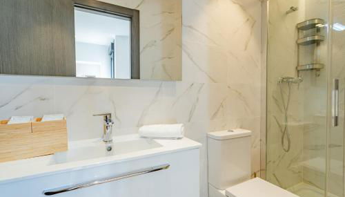 Edificio Fénix by Plaza Mayor Apartamentos - Photo 4