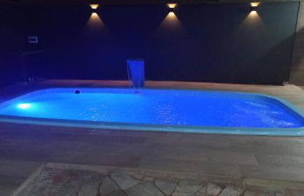 Casa com piscina de 2 dormitórios - Foto 1