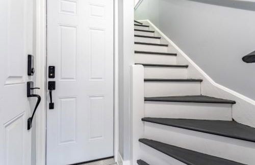 Modern Escape 3BR Apt with Parking - Foto 34