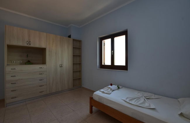 Flisvos Villa - Photo 8