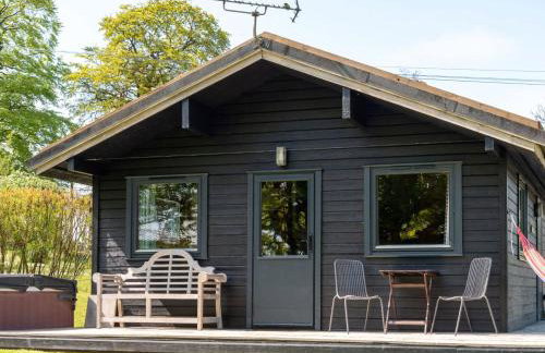 Chalet Lodge 6 - Hot Tub Lodge by Interhome - Foto 6