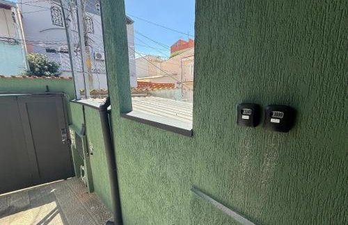 Corner of Two Flowers - Photo 5