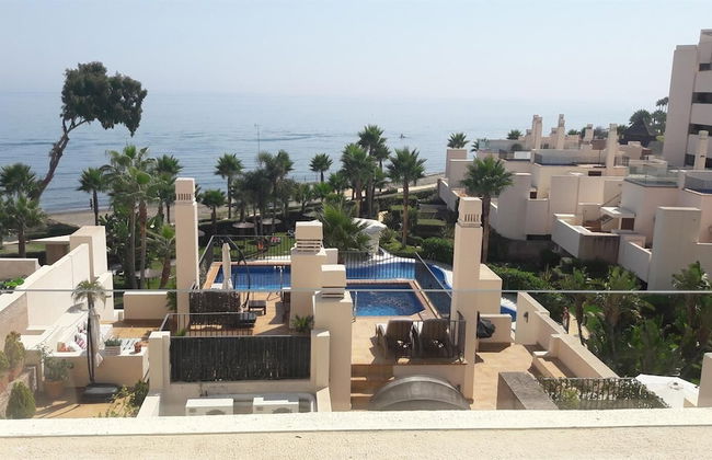 Beach Apartment With Spa & Gym - Photo 14