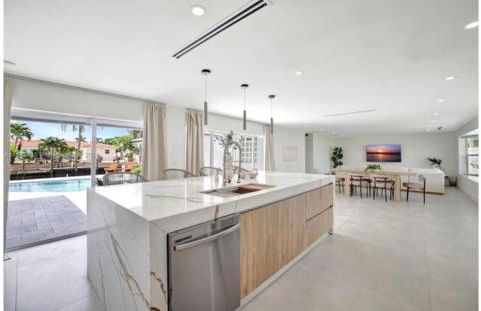 Waterfront Villa with 3 bedroom private suites - Foto 9