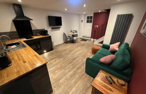 Cedar Barn - Nantwich, with Hot Tub - Foto 1