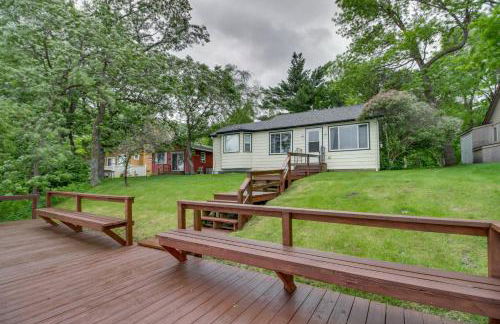 Lakefront Pelican Rapids Cabin with Boat Dock! - Foto 27