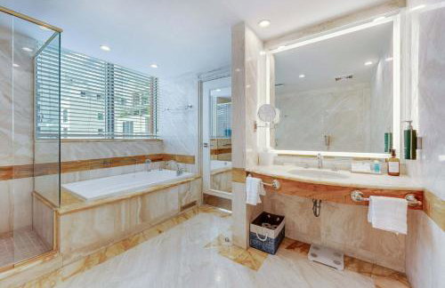 Oceanfront Retreat- South Beach Pool Amenities - Foto 21