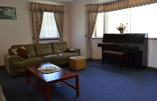 Dolphin Lodge - Photo 33