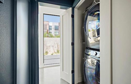 Rooftop Deck, DT City Views, Modern Eastside Oasis - Foto 44