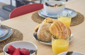 Spacious Apt Near Beach & Train, By TimeCooler - Foto 17